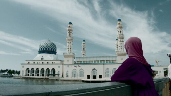 Wanita Haid Saat Umrah atau Haji, Bagaimana Hukumnya?